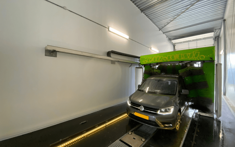 witte wanden wasstraat